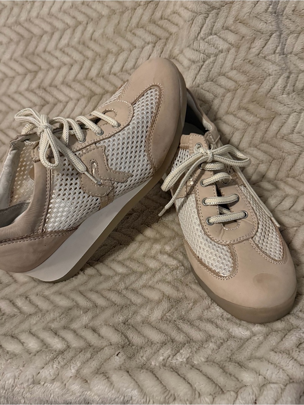 Geox Women's Cream and White Mesh Sneakers